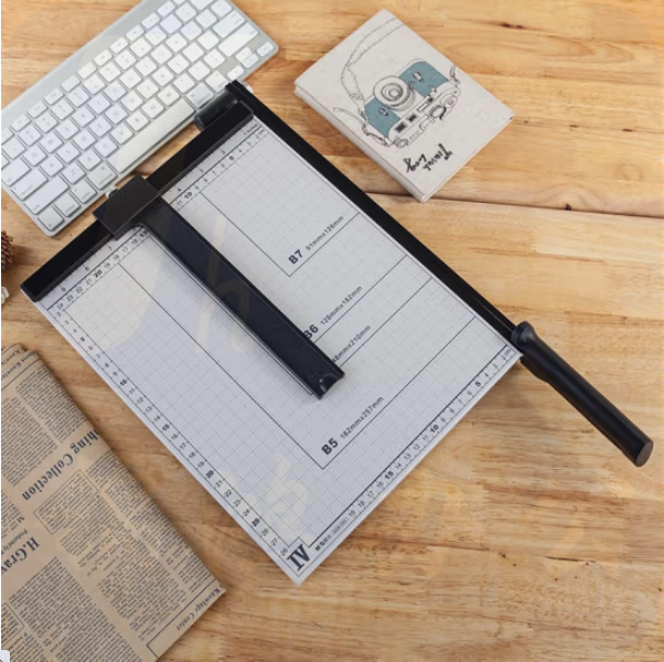 晨光 B4切纸刀 钢制裁纸刀手动切纸刀 切纸机小型相片照片裁剪器 ASSN2204