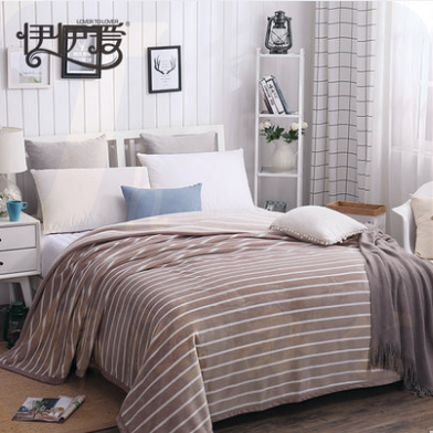 伊伊爱 150*200cm 云貂绒珊瑚绒毯