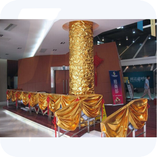 金箔布包树 烫金布料包柱子 褶皱布包树 包墙装饰布  尺寸：宽1.5米长30米 货号：JC