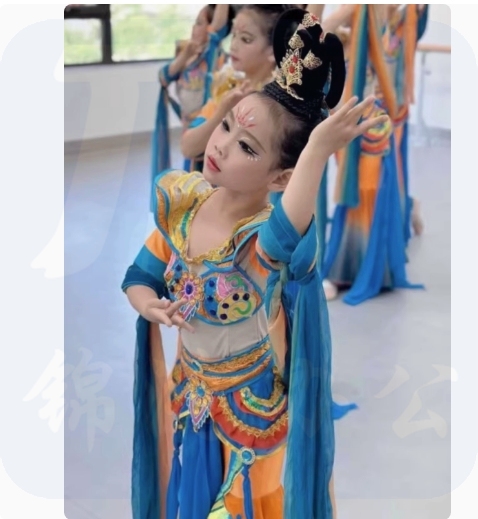 大漠飞天敦煌演出服饰  渐变色+头饰  货号：LJ