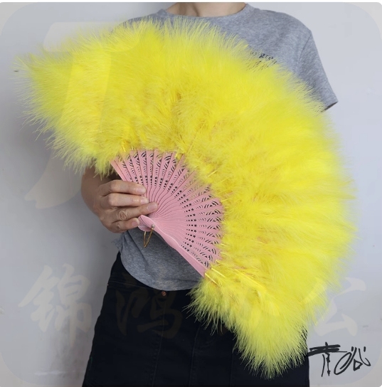 全绒羽毛扇子 舞蹈表演道具  古风折扇  50*30cm  黄色  货号：LJ